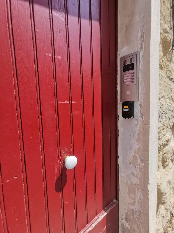 Petit Appart Entier Au Coeur Des Remparts - Netfix Et Connection Fibre Gratuits Carpentras Kültér fotó